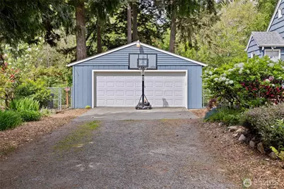 9726 F Street E, Tacoma, WA 98445 - Photo 2