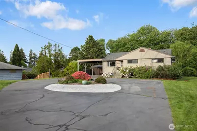 9912 51st Avenue S, Seattle, WA 98118 - Photo 2