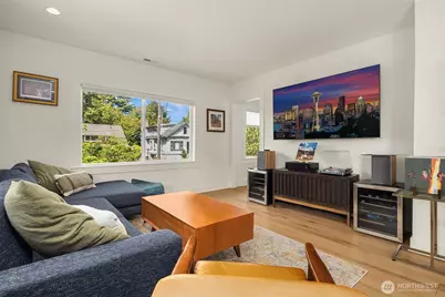 4206 Dayton Avenue N, Seattle, WA 98103 - Photo 10