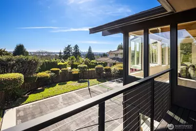 9242 NE 14th Street, Clyde Hill, WA 98004 - Photo 20