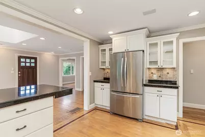 724 16th Avenue W, Kirkland, WA 98033 - Photo 8