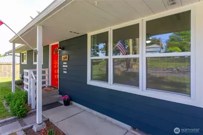1986 Peacock Lane, Oak Harbor, WA 98277 - Photo 4