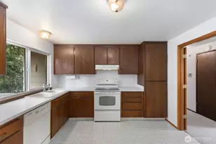 21627 9th Pl W, Bothell, WA 98021 - Photo 14