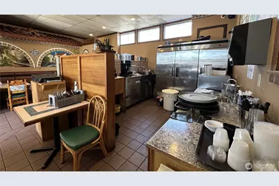 300 S Pacific Avenue, Kelso, WA 98626 - Photo 6