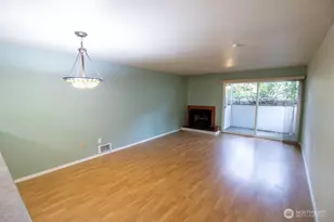 8800 20th Ave NE, Seattle, WA 98115 - Photo 4