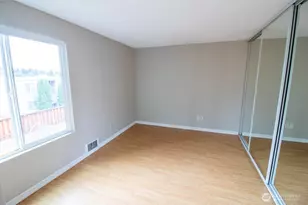 8800 20th Ave NE, Seattle, WA 98115 - Photo 10