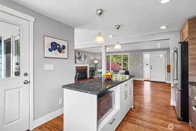 7313 25th Avenue NW, Seattle, WA 98117 - Photo 12
