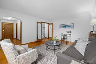 519 W Roy St, Seattle, WA 98119 - Photo 2