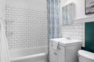 519 W Roy St, Seattle, WA 98119 - Photo 14