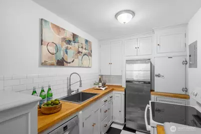 519 W Roy Street #413, Seattle, WA 98119 - Photo 8