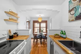 519 W Roy St, Seattle, WA 98119 - Photo 10