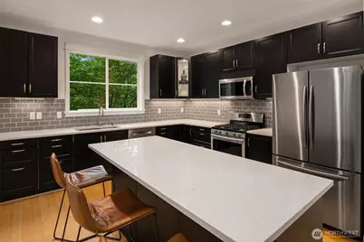 7601 39th Avenue S, Seattle, WA 98118 - Photo 14