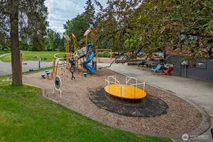 1529 NE 107th St, Seattle, WA 98125 - Photo 40