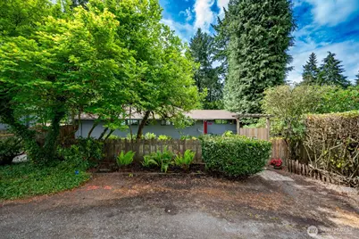 1529 NE 107th Street, Seattle, WA 98125 - Photo 2