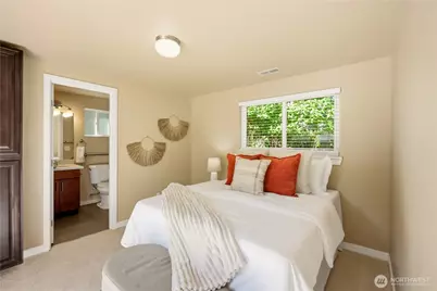 2327 NE 86th Street, Seattle, WA 98115 - Photo 12