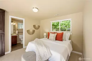 2327 NE 86th St, Seattle, WA 98115 - Photo 12