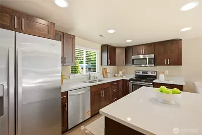 2327 NE 86th Street, Seattle, WA 98115 - Photo 10