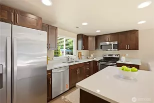 2327 NE 86th St, Seattle, WA 98115 - Photo 10