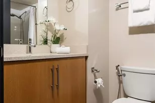 401 9th Ave N, Seattle, WA 98109 - Photo 22