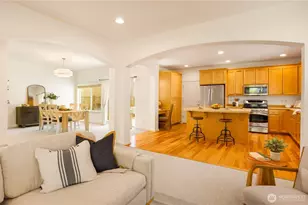 2055 Larchmount Dr NE, Issaquah, WA 98029 - Photo 10
