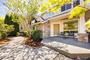 2055 Larchmount Dr NE, Issaquah, WA 98029 - Photo 2