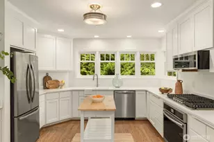 14864 Sivertson Rd NE, Bainbridge Island, WA 98110 - Photo 16