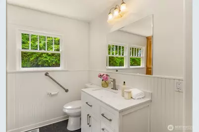 14864 Sivertson Road NE, Bainbridge Island, WA 98110 - Photo 24