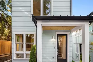 641 18th Ave W, Kirkland, WA 98033 - Photo 2