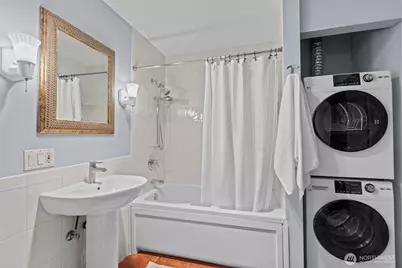 2025 Fairview Avenue E #E, Seattle, WA 98102 - Photo 22