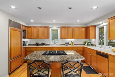 3813 W Mercer Way, Mercer Island, WA 98040 - Photo 4