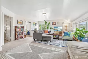 315 NE 65th St, Seattle, WA 98115 - Photo 10