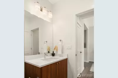 12516 Phinney Avenue N, Seattle, WA 98133 - Photo 16