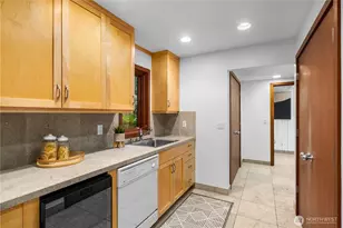 18 Holly Ln, Mercer Island, WA 98040 - Photo 14