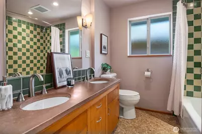 8317 Duncan Avenue S, Seattle, WA 98118 - Photo 28
