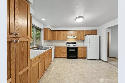 1712 Olympia Avenue SE, Renton, WA 98058 - Photo 10