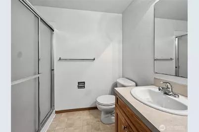1712 Olympia Avenue SE, Renton, WA 98058 - Photo 18