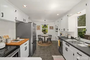 14032 Stone Ave N, Seattle, WA 98133 - Photo 6