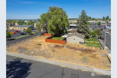 402 E Walnut Avenue, Moses Lake, WA 98837 - Photo 4