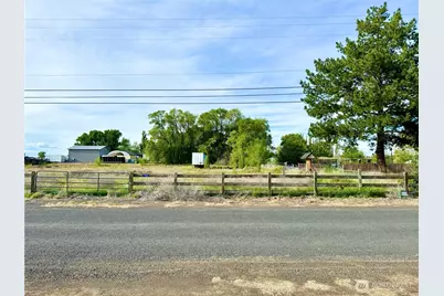 7566 Rainier Road NE, Moses Lake, WA 98837 - Photo 2