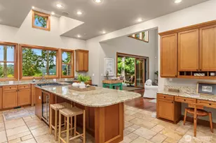 5976 NE Whitmore Way, Bainbridge Island, WA 98110 - Photo 14