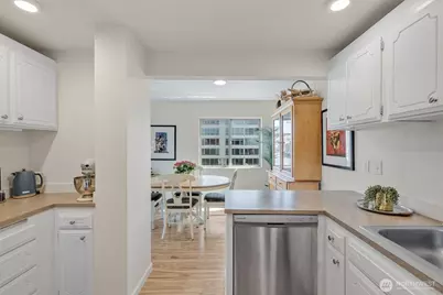 507 W Mercer Street #704, Seattle, WA 98119 - Photo 16