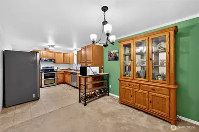 8211 189th Avenue E, Bonney Lake, WA 98391 - Photo 10