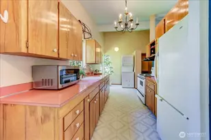 2102 N 171st St, Shoreline, WA 98133 - Photo 6