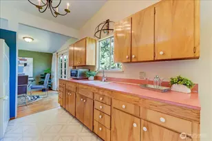 2102 N 171st St, Shoreline, WA 98133 - Photo 8