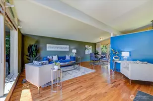 2102 N 171st St, Shoreline, WA 98133 - Photo 2
