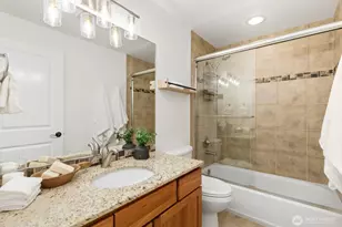 4208 Linden Ave N, Seattle, WA 98103 - Photo 16