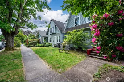 5231 12th Avenue NE, Seattle, WA 98105 - Photo 4