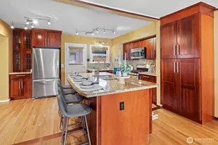 4728 NE 172nd St, Lake Forest Park, WA 98155 - Photo 6