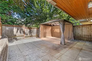 806 N 49th St, Seattle, WA 98103 - Photo 26