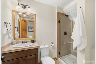 806 N 49th Street, Seattle, WA 98103 - Photo 22